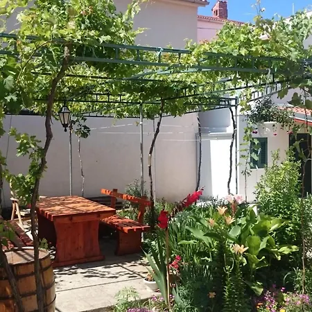 Apartmán Gemuetliche Emil By Interhome Murter